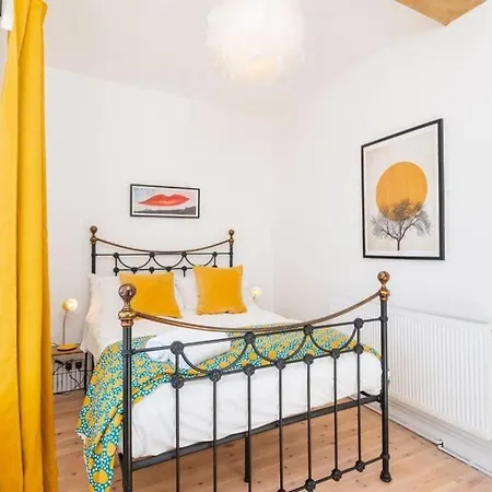 Bright Loft Apartment